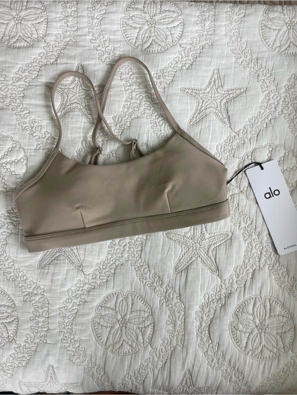 ALO Yoga Airlift Intrigue Sports Bra - Picture 5 of 6